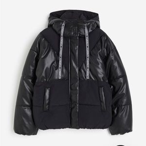 NWT Black Puffer Jacket Size M (sold out)